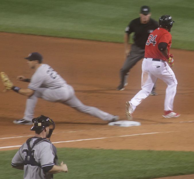boston red sox fenway park game against yankees august 1 2014 big papi running