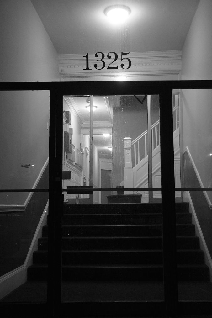 boston allston commonwealth avenue nighttime 1325 commonwealth avenue